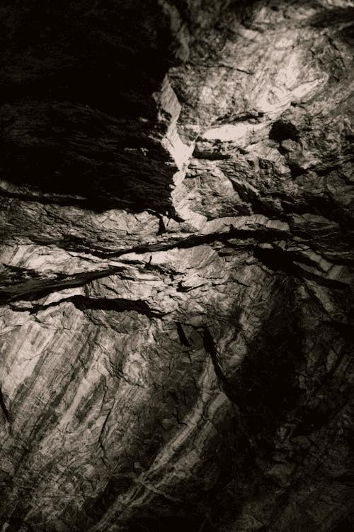 Underground rock formation
